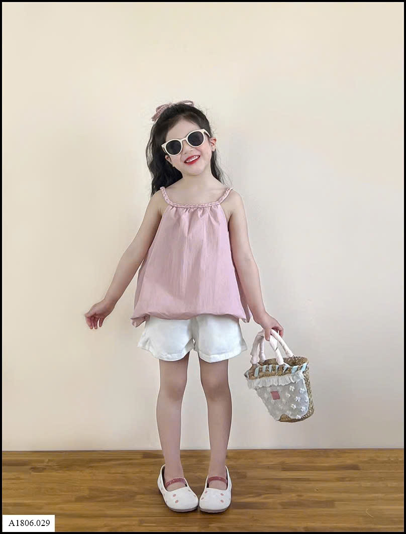 ÁO CỔ YẾM PHỐI QUẦN SHORT CHO BÉ GÁI Sỉ Áo: 160k  Quần: 128k