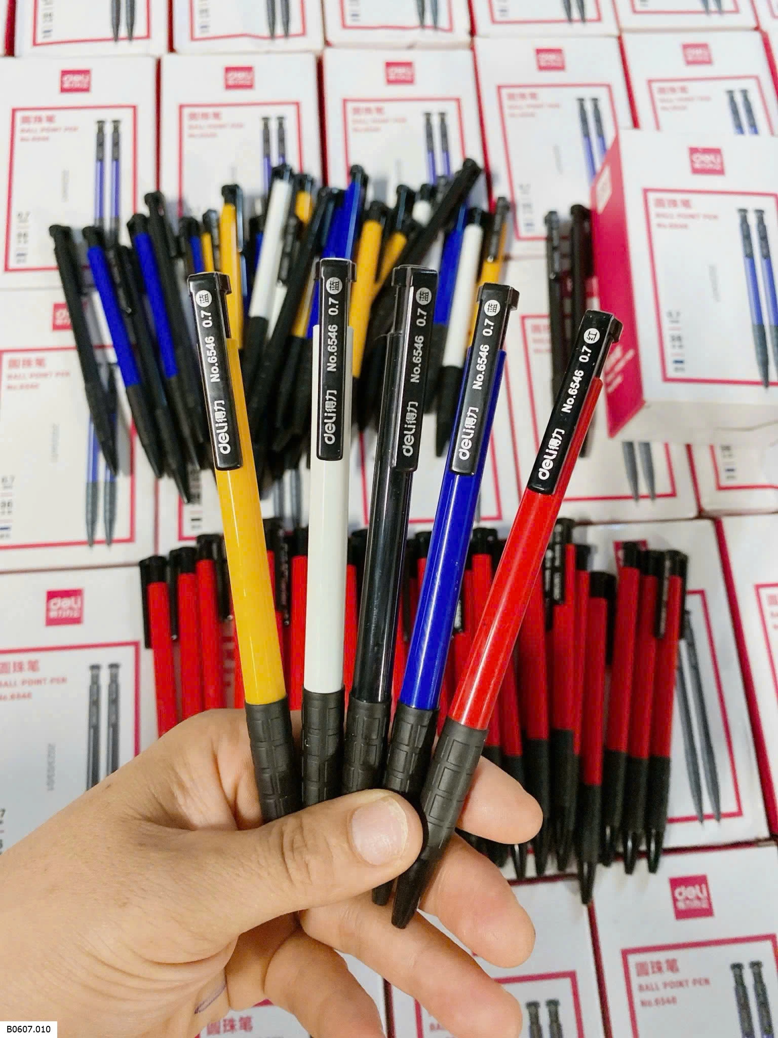 HỘP BÚT DELI 36 CÁI  Sỉ 75k/1 hộp 36 chiếc