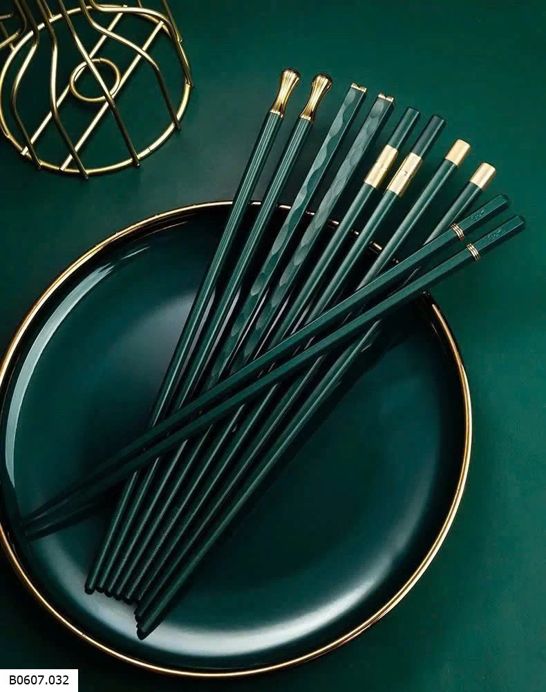 ĐŨA HỢP KIM KHÁNG KHUẨN CAO CẤP  Sỉ giá  trắng: 93k/set 10đ  xanh: 90k/set 10đ 