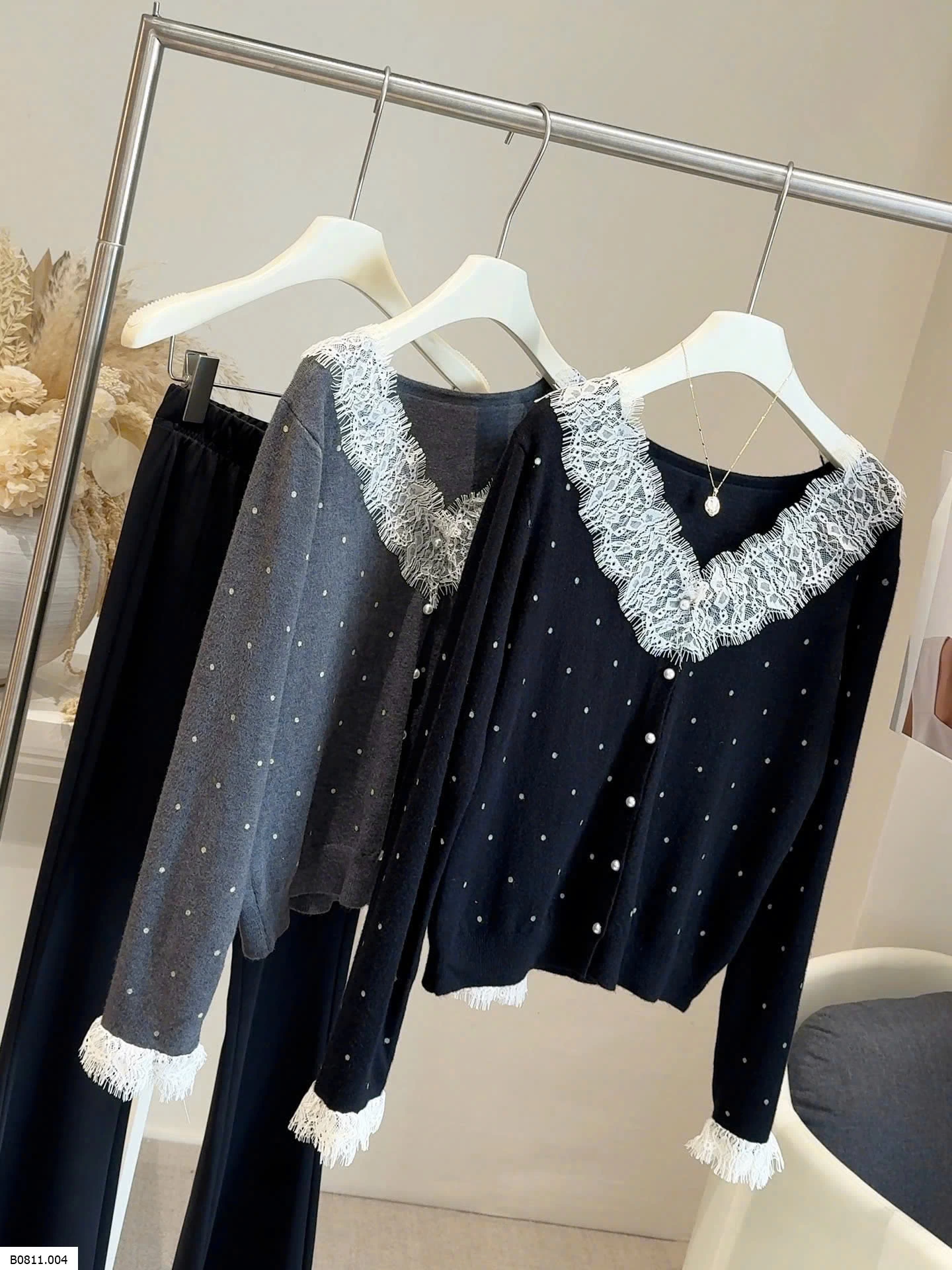 ÁO LEN CHẤM BI PHỔI REN   Giá sỉ 167k