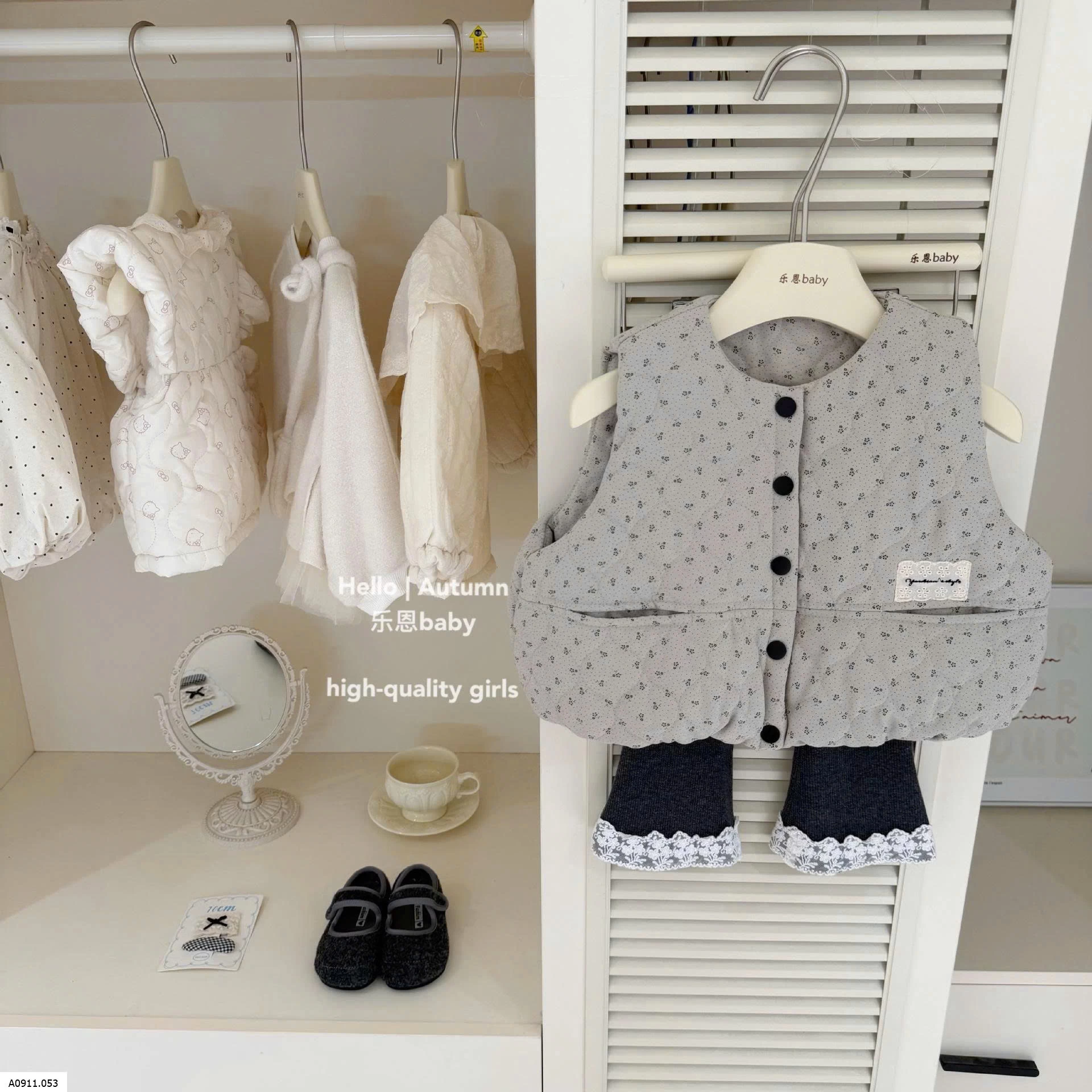 SET ÁO FILE HOA NHÍ MIX QUẦN ỐNG LOE PHỐI REN   Giá sỉ áo 200k, quần 151k. set 296k 