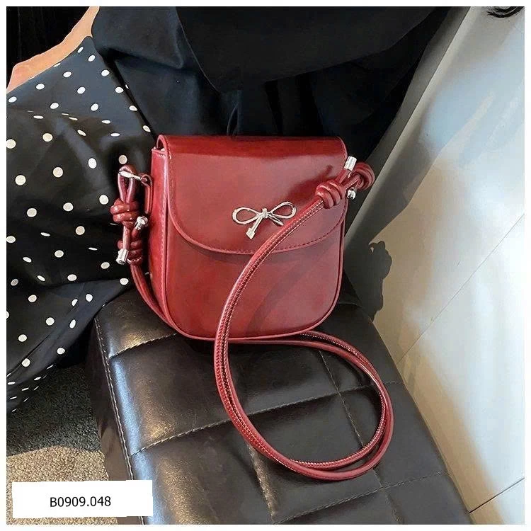 TÚI ĐEO CHÉO ĐÍNH NƠ KIM LOẠI   Giá sỉ 135k