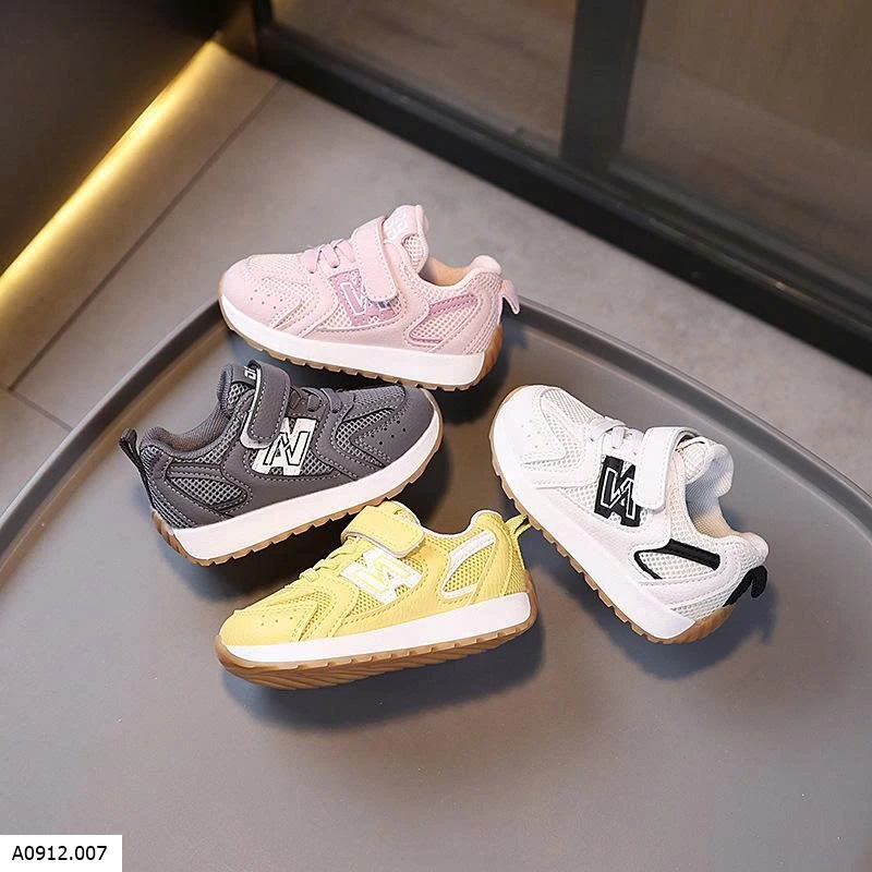 GIÀY THỂ THAO CHỮ N  Giá sỉ sz 21-25: 131k sz 26-30: 13k9