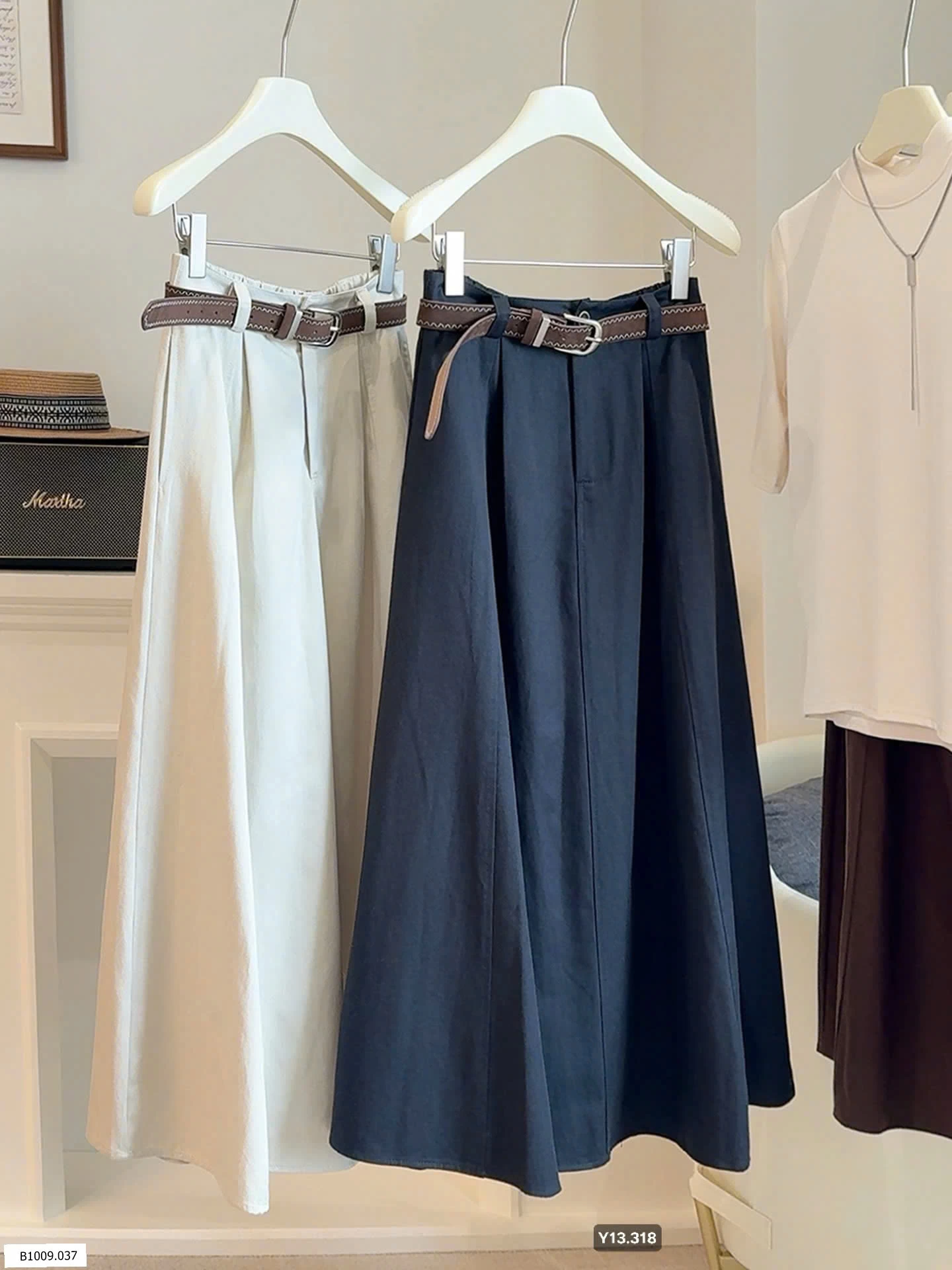 CHÂN VÁY MIDI CHÍNH HÃNG ANNA    Giá sỉ 230k 