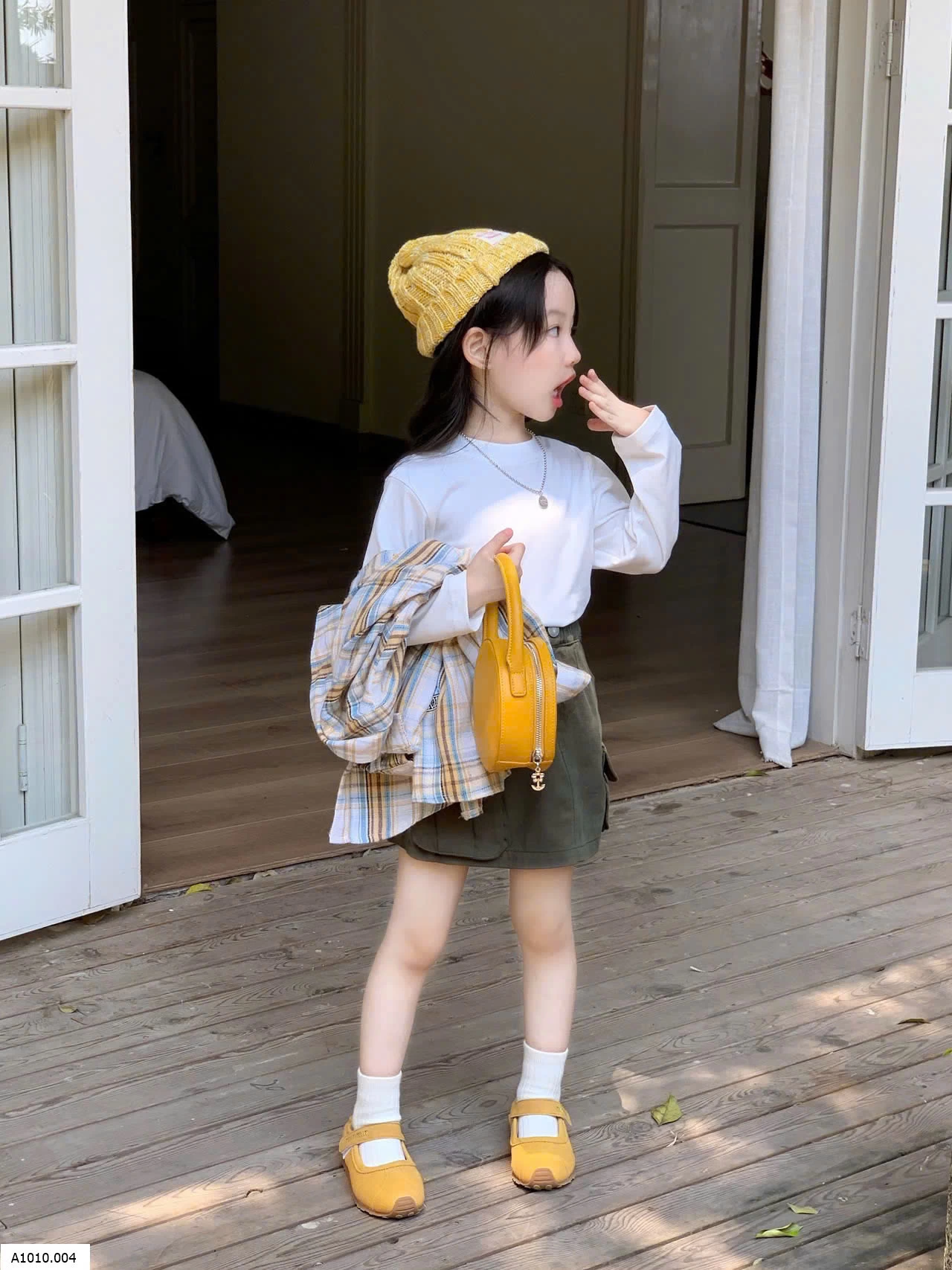 SET 3CT: ÁO SƠ MI + ÁO THUN + CV BG  Giá sỉ áo somi: 130k áo thun: 93k  cv: 115k 