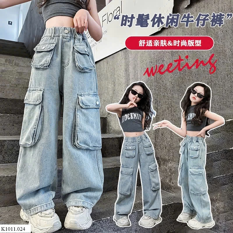 ÁO BA LỖ CRT MIX QUẦN JEANS TÚI HỘP Giá sỉ như sau: Áo - 95k  Quần - 203k