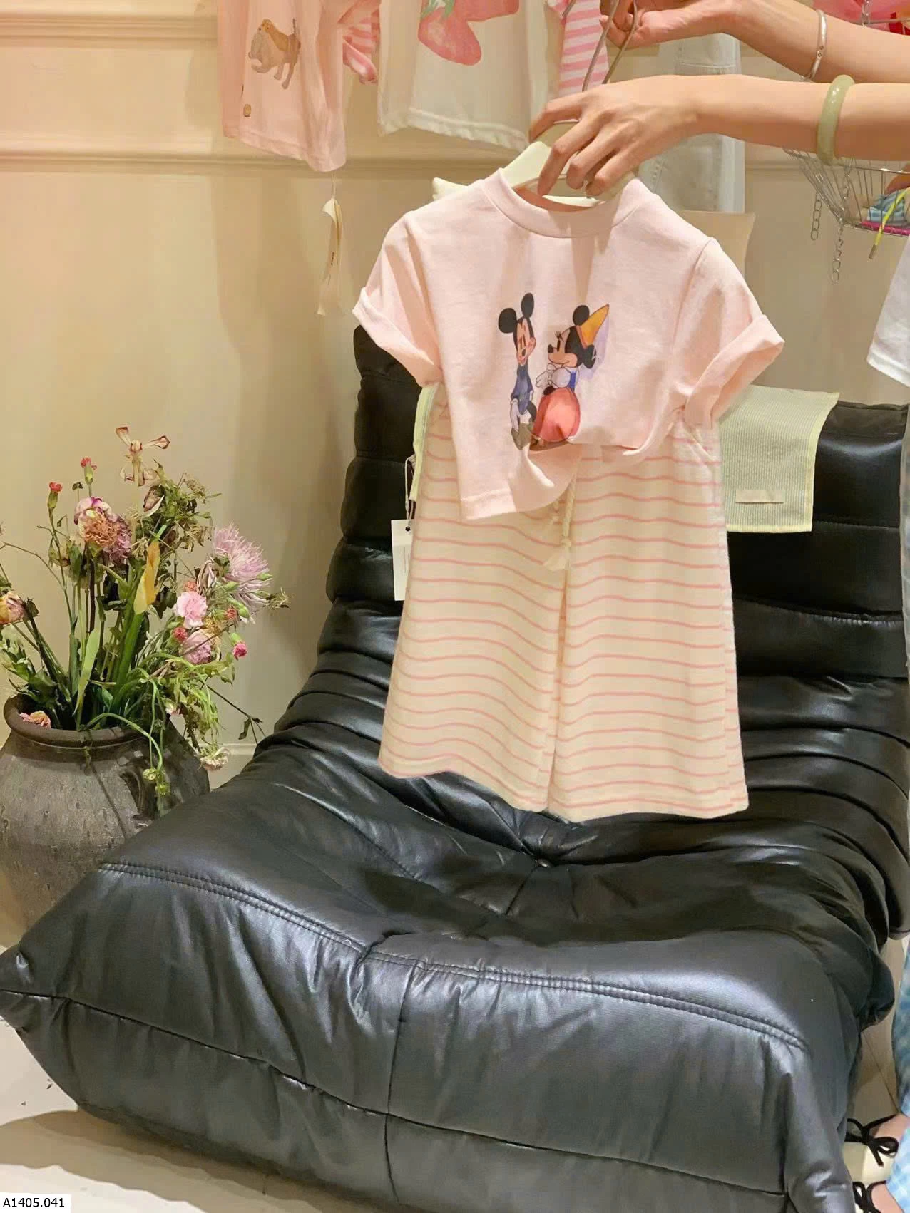 SET ÁO PHÔNG VÀ QUẦN SUÔNG KẺ BÉ GÁI Sỉ giá  áo: 88k  quần: 135k  set: 217k 
