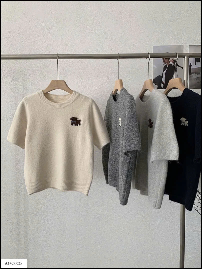 CROPTOP LEN THÊU LOGO CÚN Giá sỉ 155k