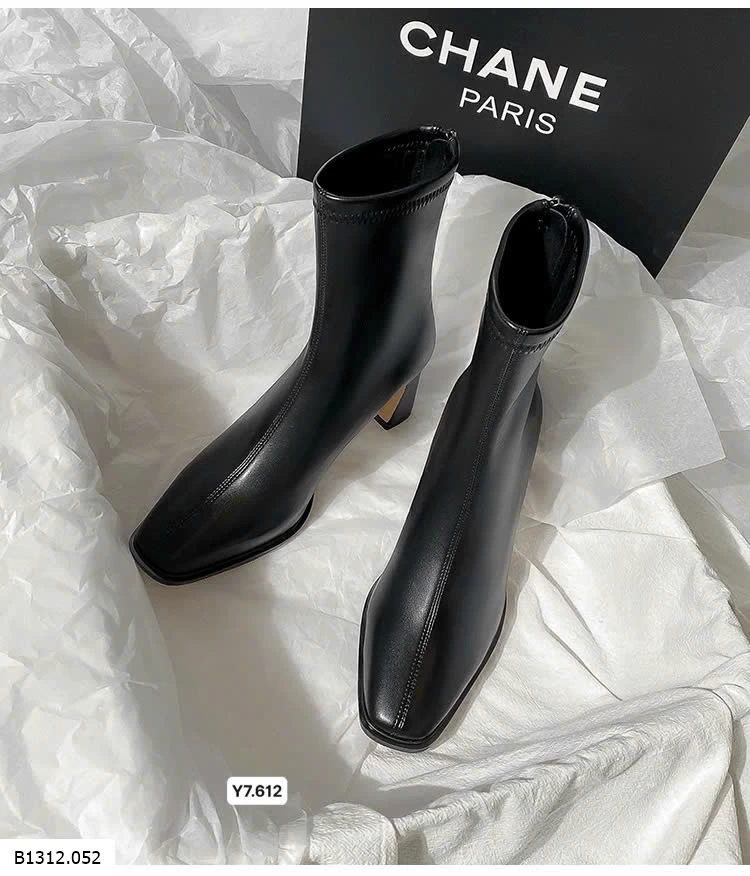 Đôi Patchwork Short Boot UK Giá sỉ 250k