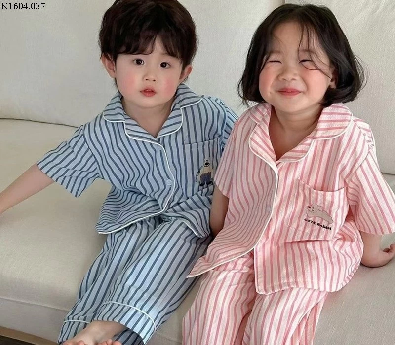 BỘ PIJAMA COUPLE CHO BÉ   Mẫu 1, 2, 3 ( quần cộc ) --- G.i.á #153k  Mẫu 4, 5, 6 ( quần dài ) --- G.i.á #164k