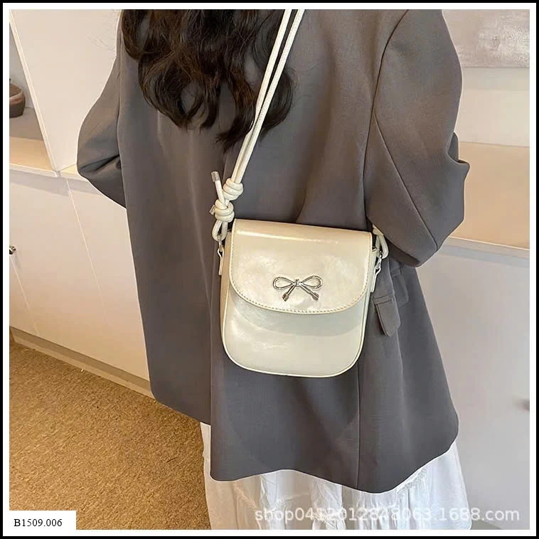 TÚI ĐEO CHÉO ĐÍNH NƠ KIM LOẠI   Giá sỉ 139k