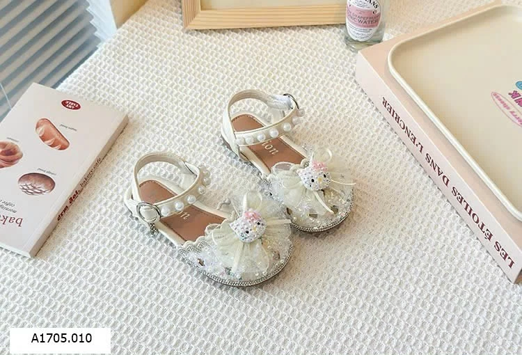 DÉP SANDAL HELLO KITTY Sỉ  giá  sz 23-25: 128k  sz 26-30: 138k  sz 31-33: 147k 