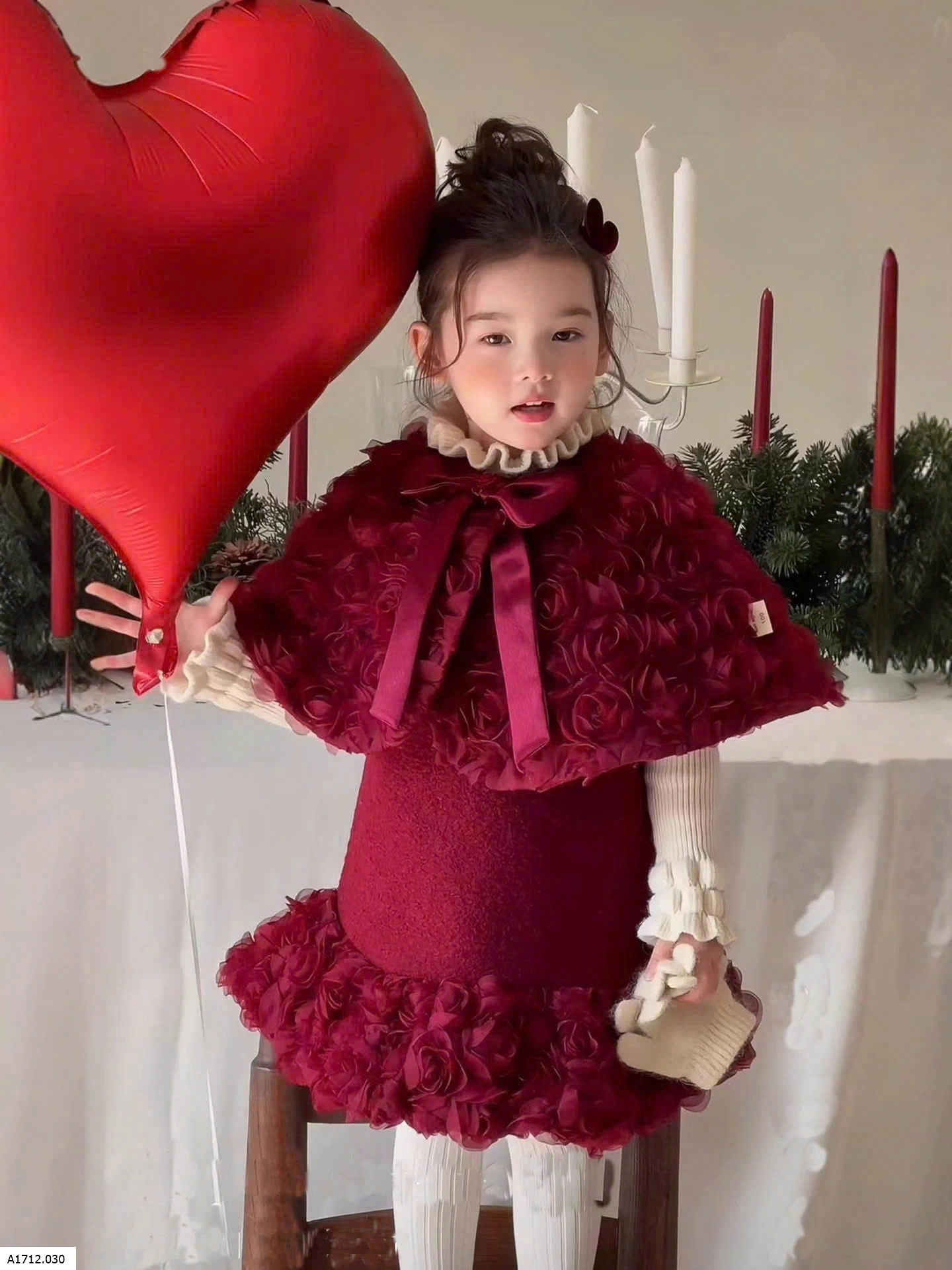 SET VÁY ĐỎ HOA HỒNG 3D Giá sỉ choàng 227k váy sát nách 268k áo len 185k