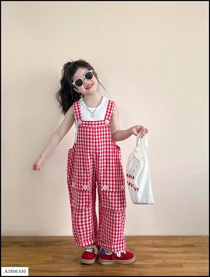 SET ÁO SÁT NÁCH MIX QUẦN YẾM KẺ CARO BG Sỉ  giá  áo: 95k  quần yếm: 167k 
