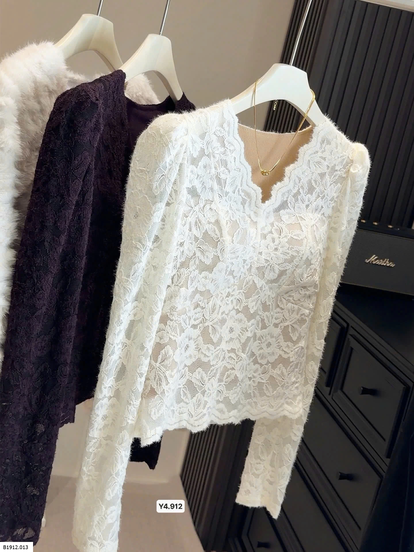 ÁO REN ANNA CỔ V TAY DÀI   Giá sỉ 165k