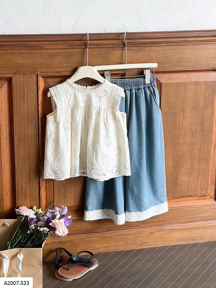 Áo ren mix quần jean phối ren ambb    Sỉ Giá: sz 90-150:  áo 178k , quần 172k sz 160:  áo 195k , quần  189k Sz 170:  áo 212k , quần 207k