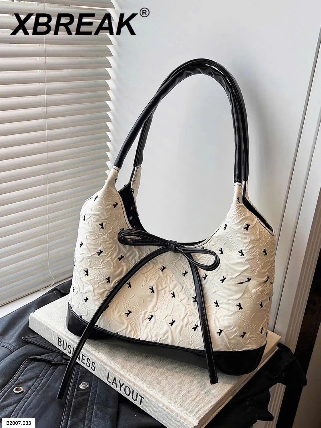 TÚI KẸP NÁCH ĐÍNH NƠ   Sỉ 110k