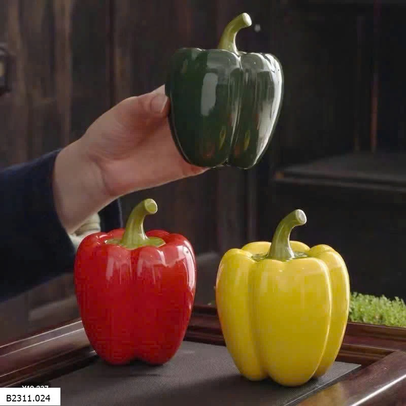 Ớt chuông decor Giá sỉ 105k/s 3 quả 3 màu ạ.