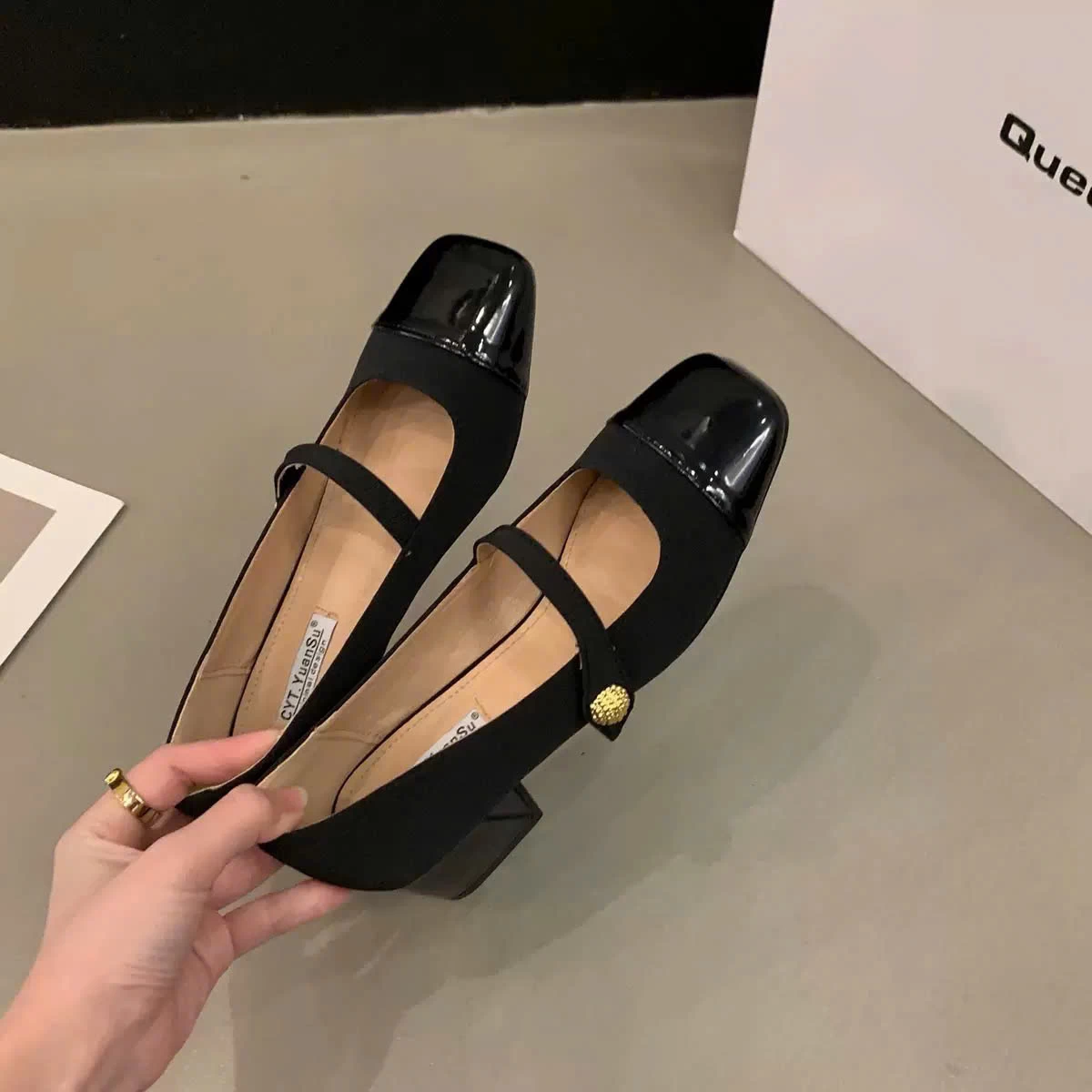 SIZE 35 TẶNG KHÁCH 