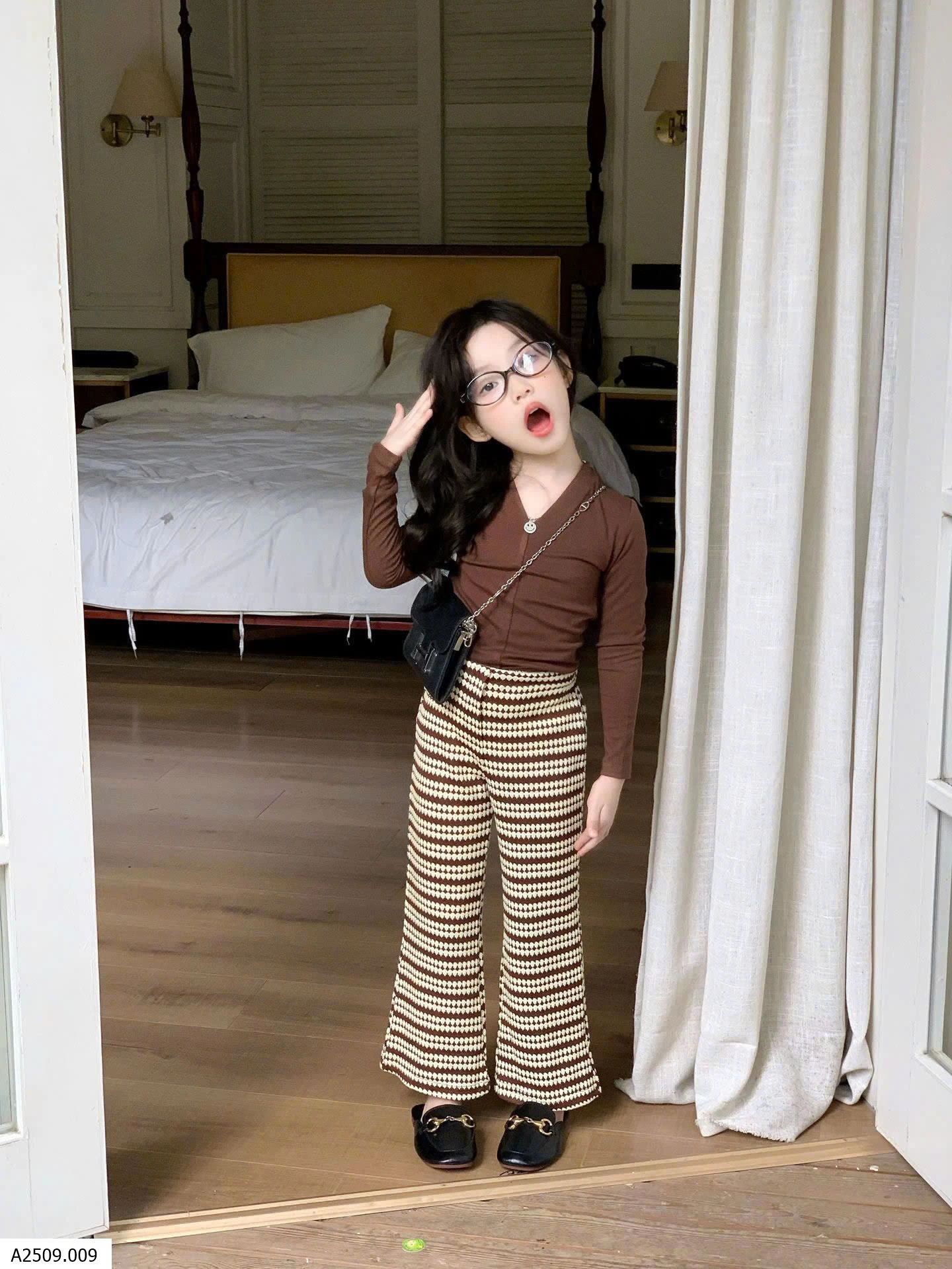 SET ÁO DÀI TAY MIX QUẦN KẺ BG   Giá sỉ áo: 89k  quần: 114k 