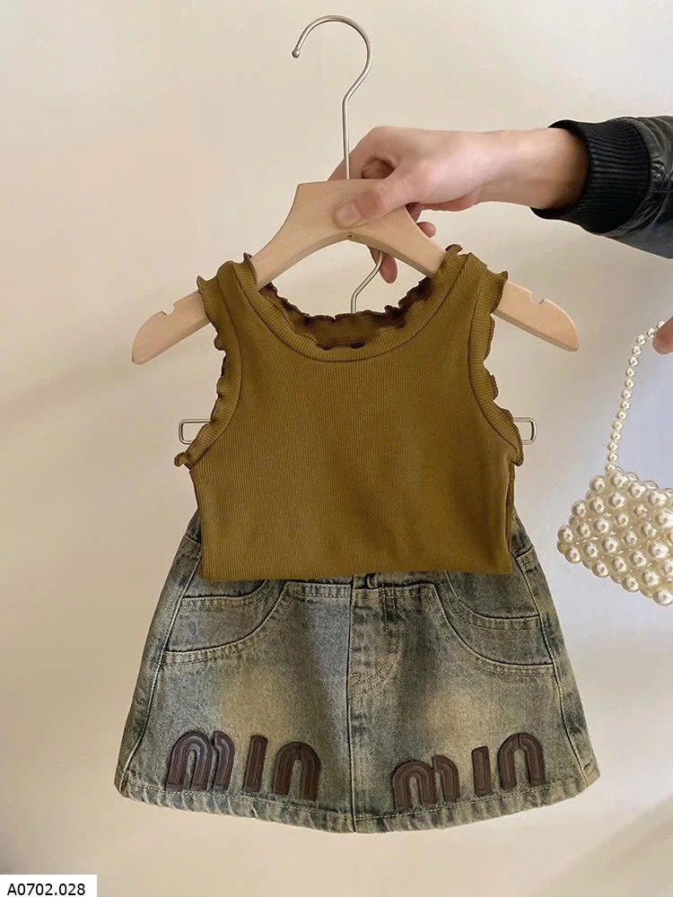 SET ÁO BA LỖ MIX CHÂN VÁY JEAN   giá sỉ như sau áo: 83k  váy: 136k 