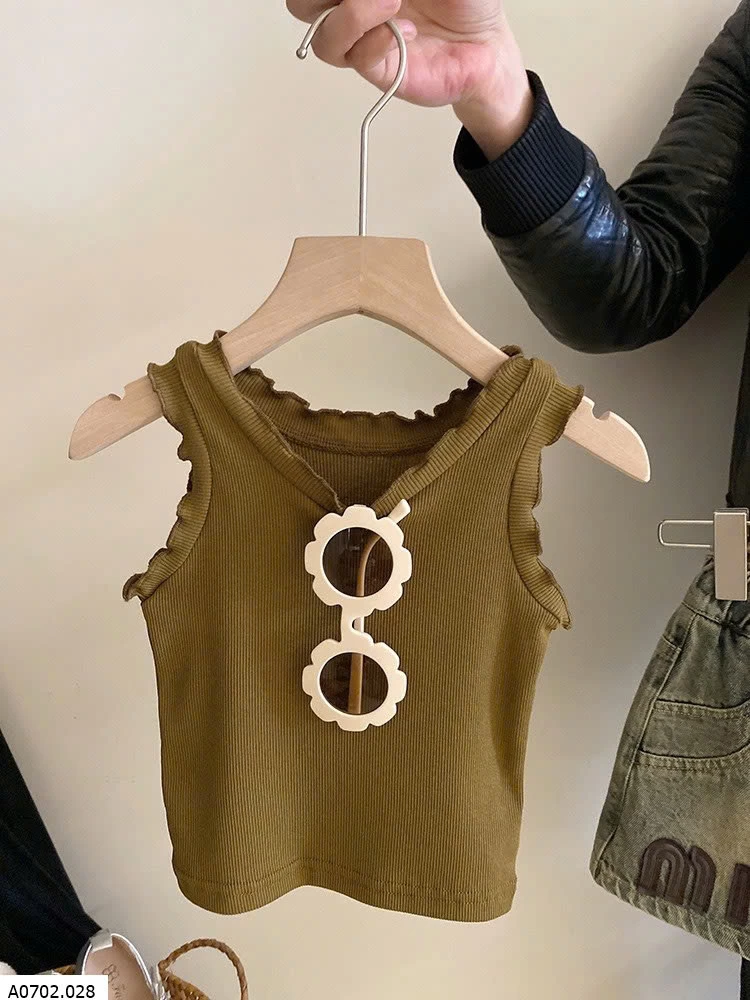 SET ÁO BA LỖ MIX CHÂN VÁY JEAN   giá sỉ như sau áo: 83k  váy: 136k 