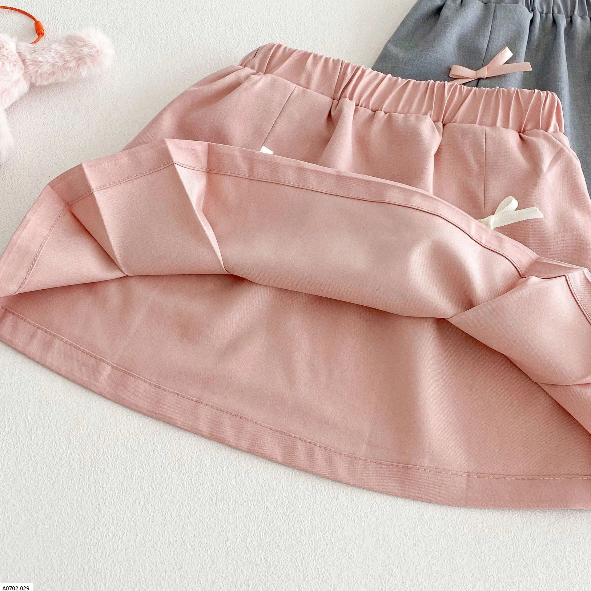 SET ÁO THUN MIX CHÂN VÁY NƠ     giá sỉ như sau áo: 71k  váy: 74k 