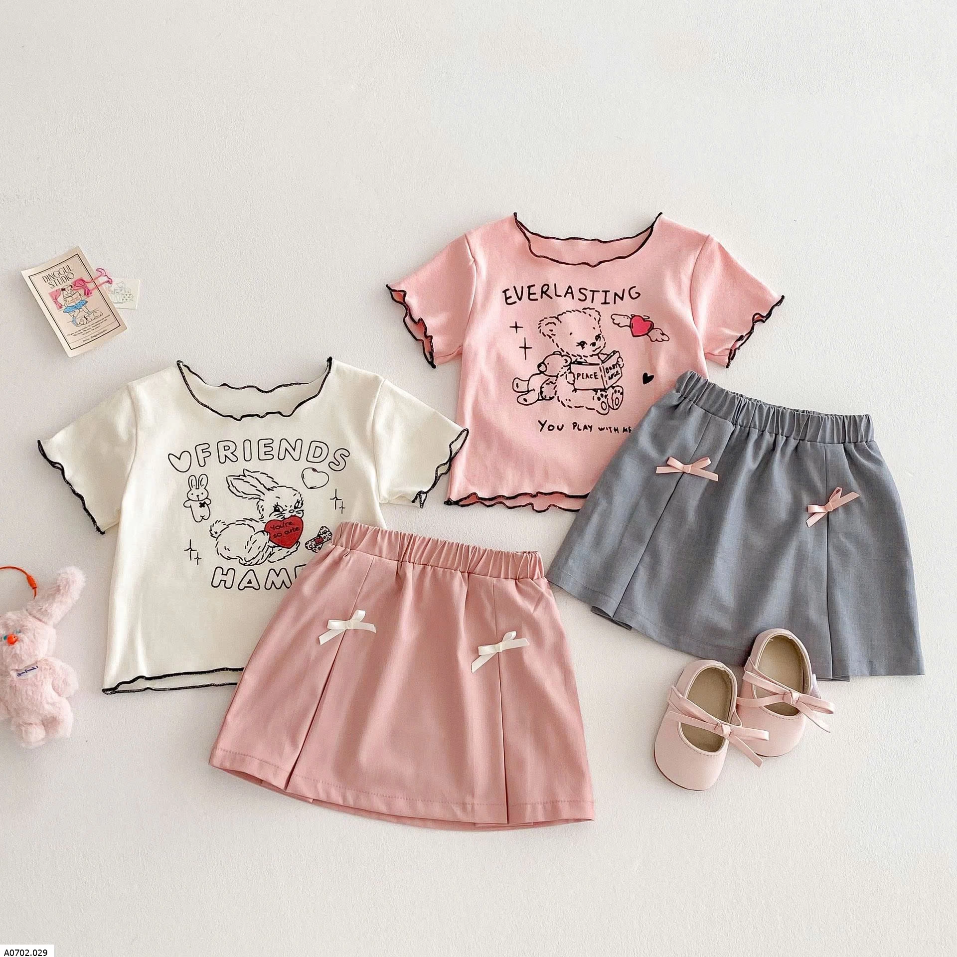 SET ÁO THUN MIX CHÂN VÁY NƠ     giá sỉ như sau áo: 71k  váy: 74k 