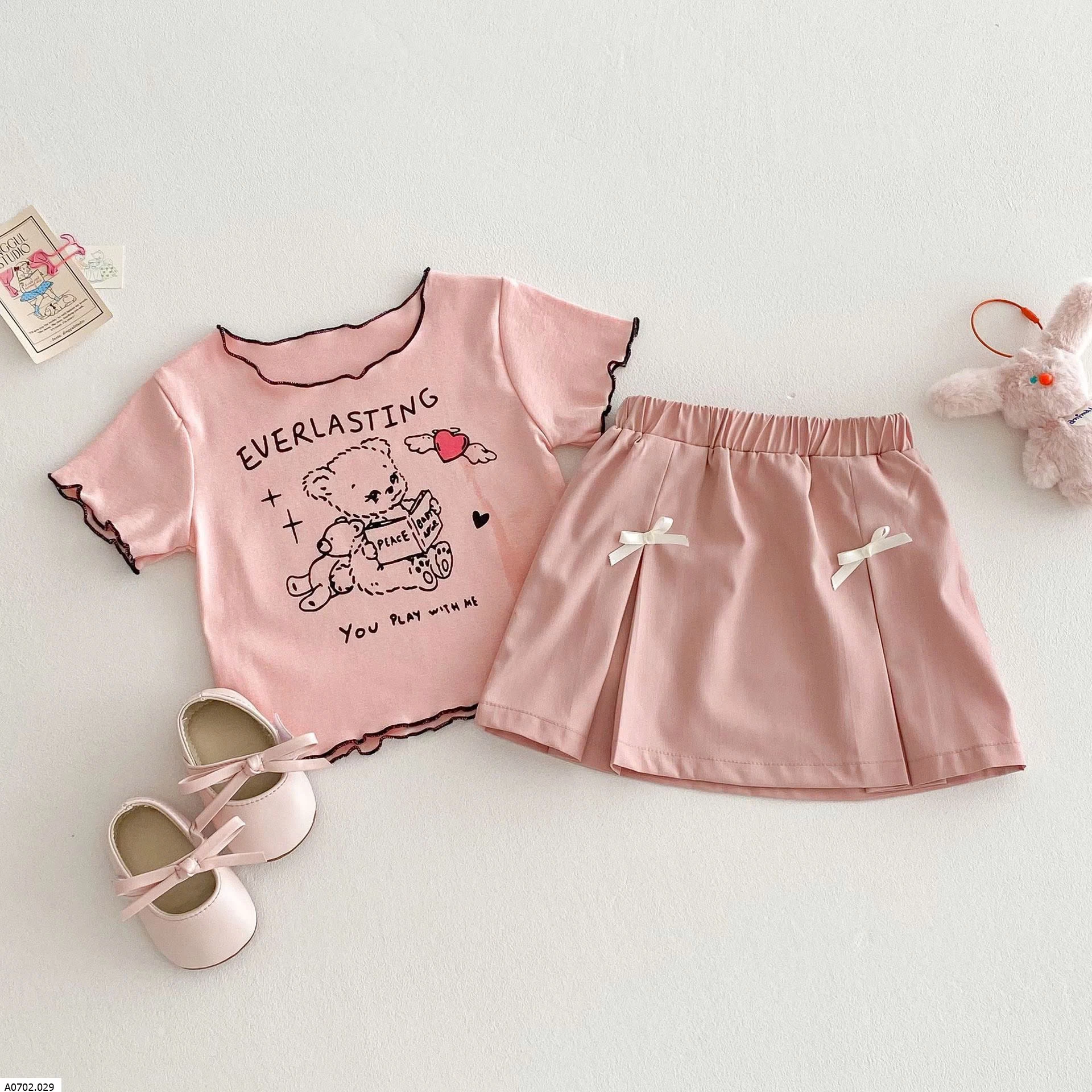SET ÁO THUN MIX CHÂN VÁY NƠ     giá sỉ như sau áo: 71k  váy: 74k 