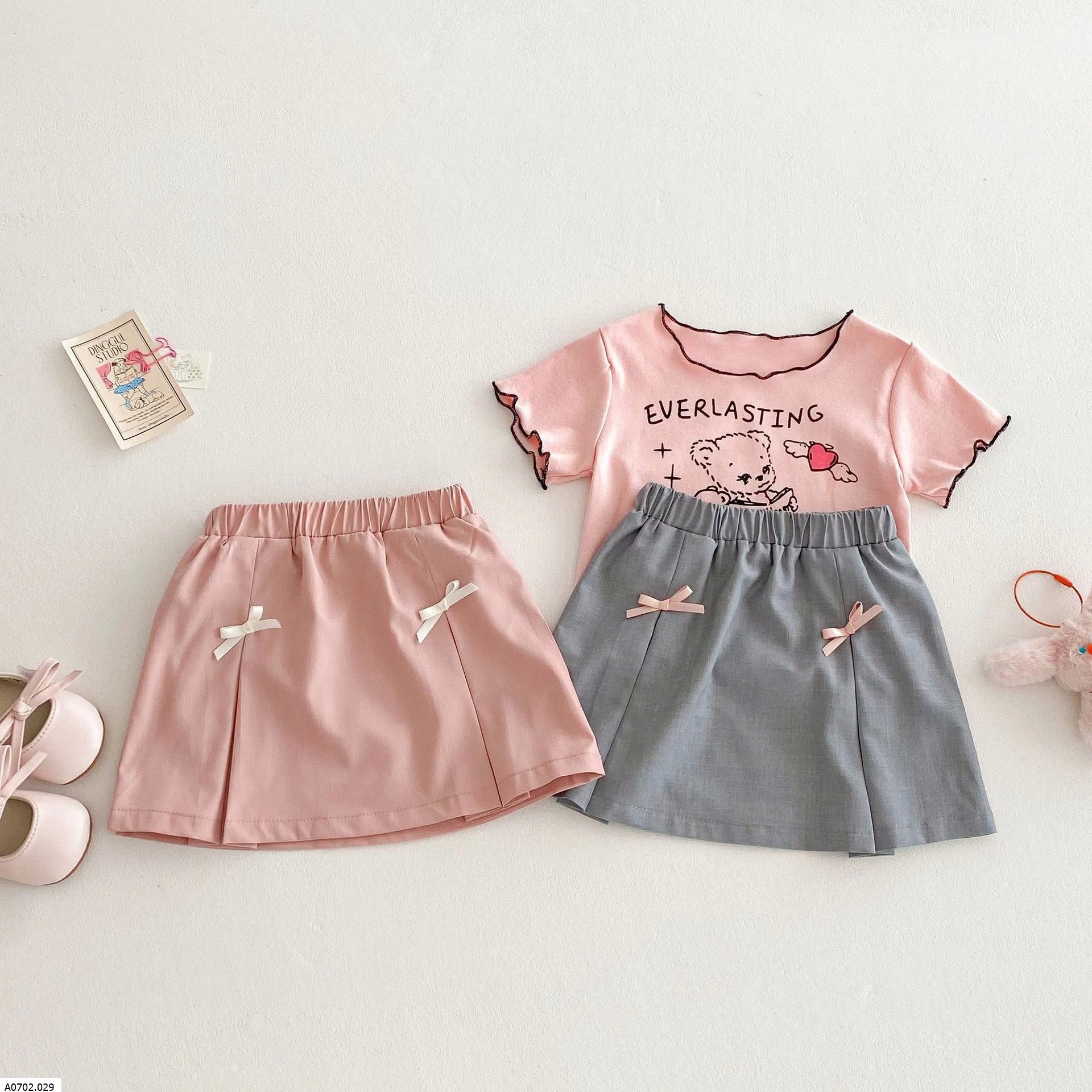 SET ÁO THUN MIX CHÂN VÁY NƠ     giá sỉ như sau áo: 71k  váy: 74k 