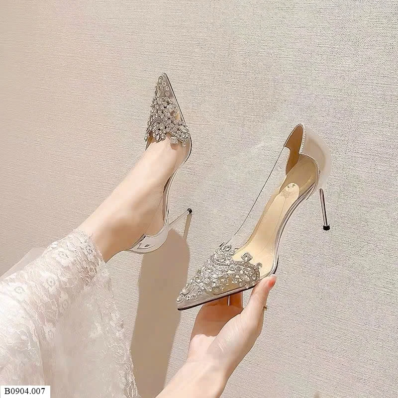 GUỐC CAO GÓT ĐÍNH ĐÁ MŨI NHỌN   Sỉ 214k