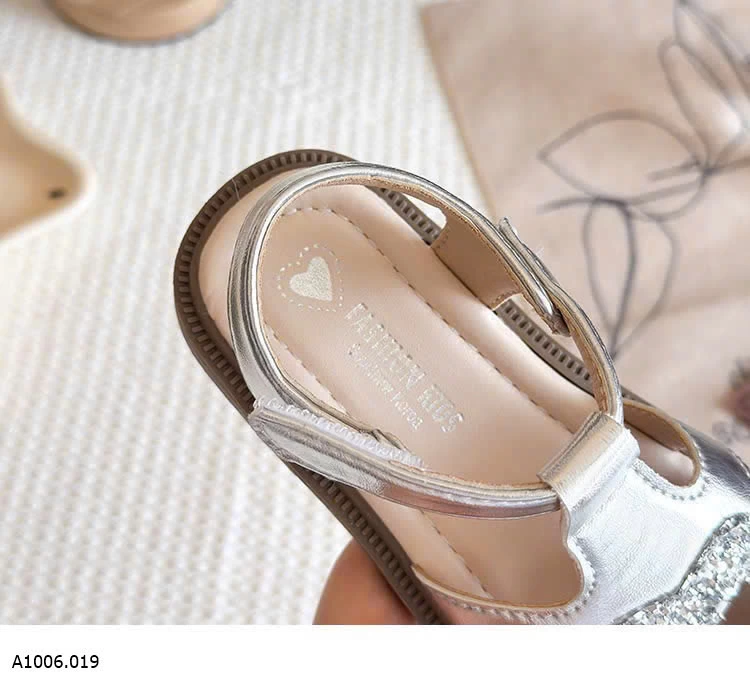 DÉP SANDAL TIM  Sỉ  giá  sz 21-25: 121k  sz 26-30: 131k 