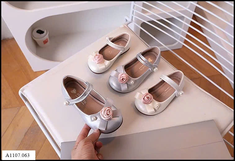 GIÀY CÔNG CHÚA ĐÍNH HOA BG Sỉ giá sz 23-25: 107k  sz 26-30: 114k  sz 31-36: 120k