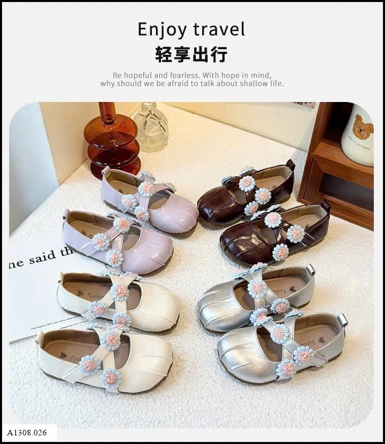 GIÀY BÚP BÊ QUAI CHÉO GẮN HOA   Giá sỉ sz 22-26: 130k sz 27-31: 139k 