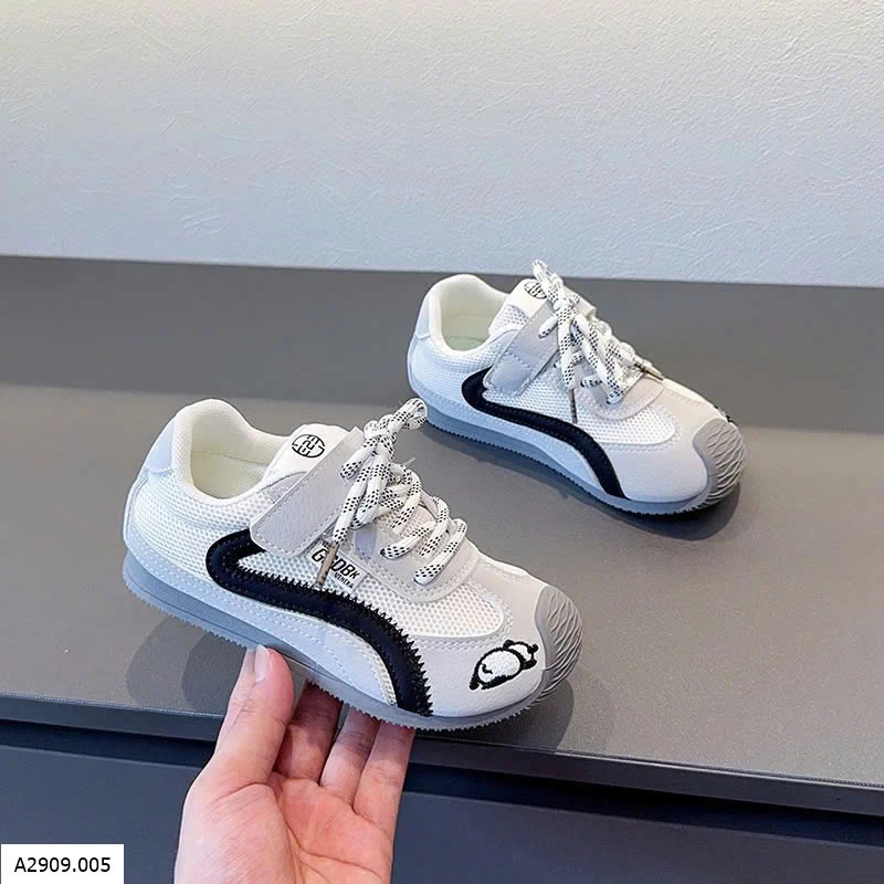 GIÀY THỂ THAO PHỐI MÀU THÊU HÌNH   Giá sỉ size 27–32: 193k  size 33–38: 203k