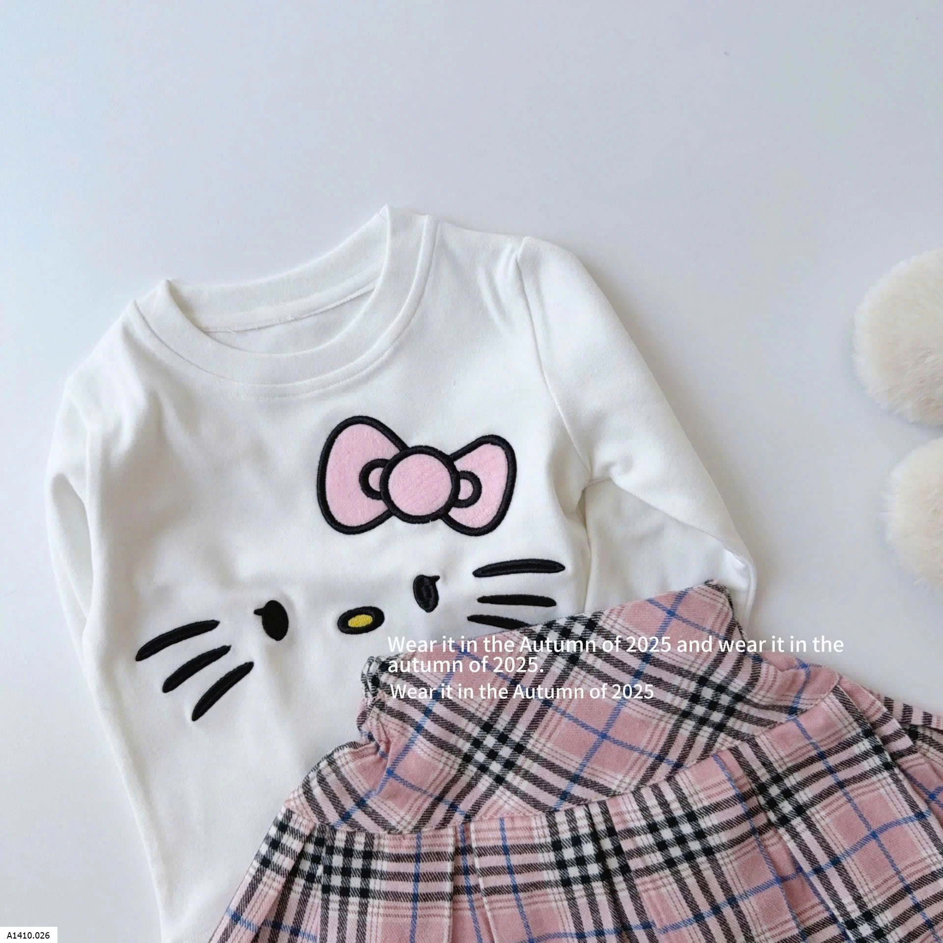 SET ÁO + CHÂN VÁY XẾP LY HELLO KITTY CHO BÉGiá sỉ ÁO: 114k CHÂN VÁY: 131k