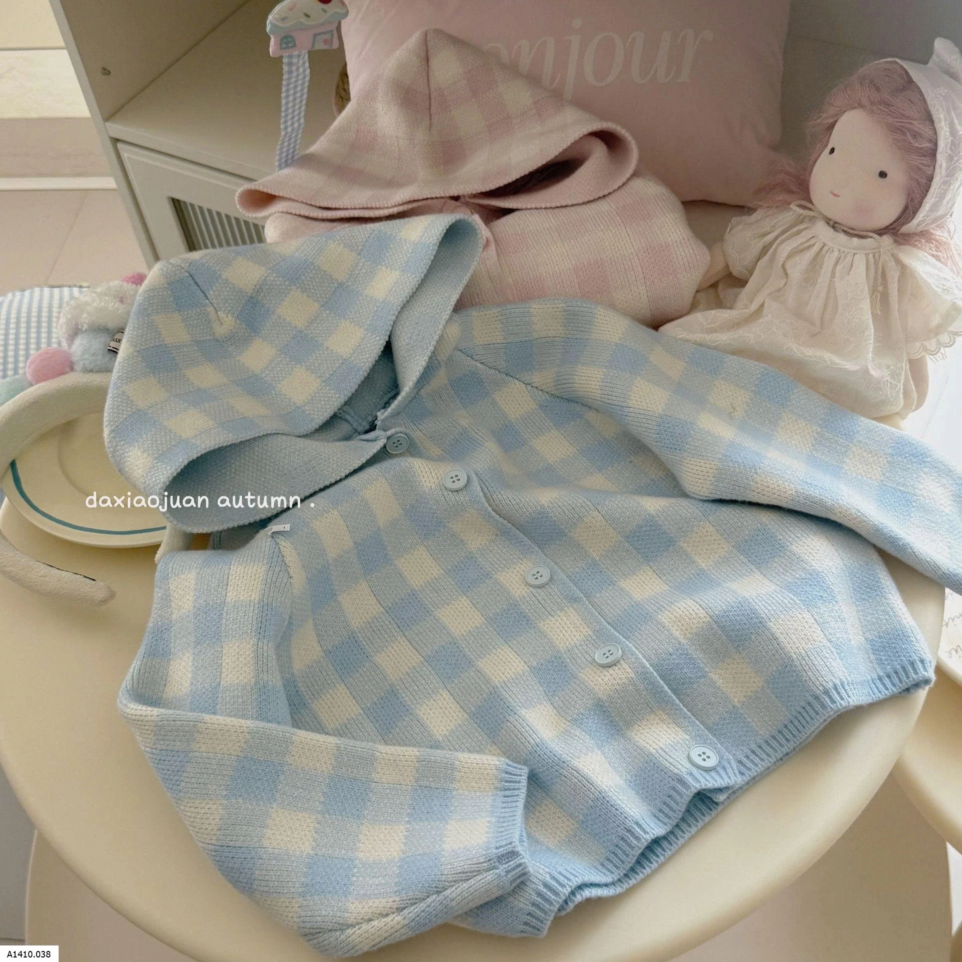 ÁO LEN MŨ QUẢ BÔNG KẺ CARO DỄ THƯƠNG    Giá sỉ sz 90-130: 200k  sz 140-150: 226k 