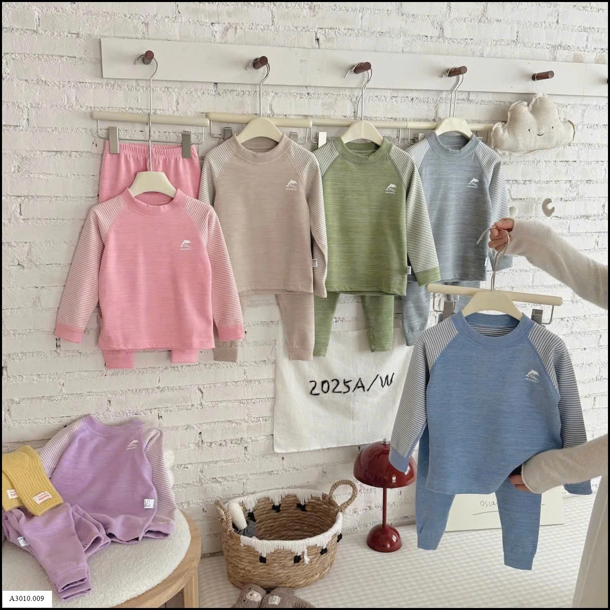 BỘ THU ĐÔNG PHỐI TAY KẺ   Giá sỉ 80-110: 90k  120: 100k  130: 105k  140: 110k  150: 115k  160: 120k  170: 125k  180: 130k
