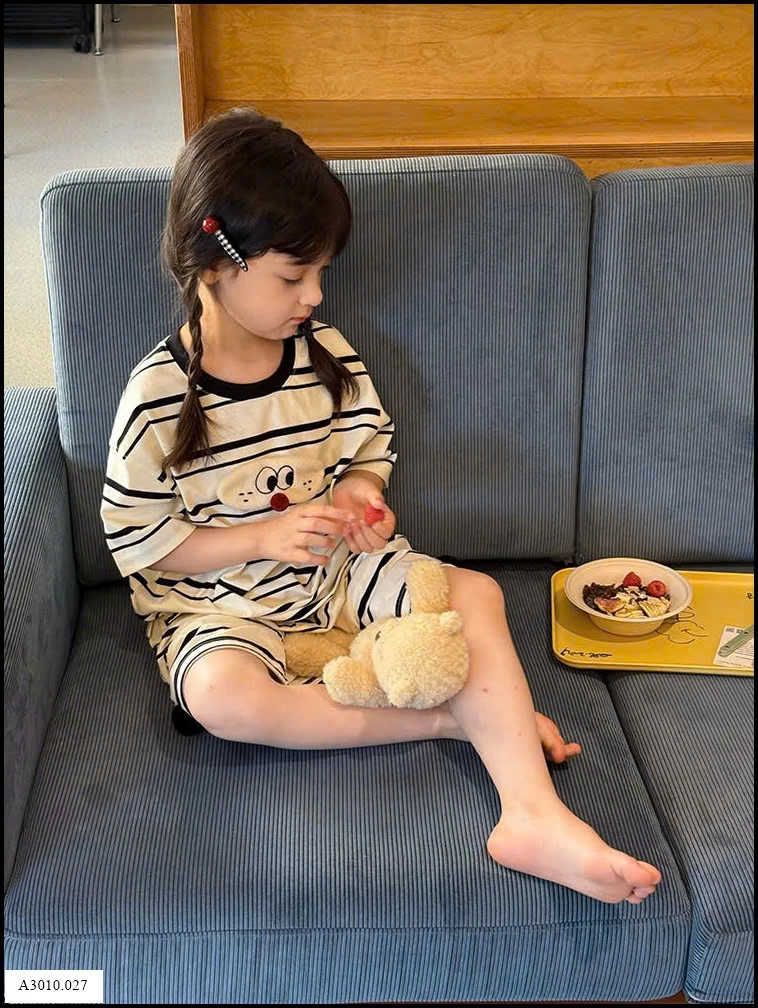 SET KẺ CHO BÉ AMBB  Giá sỉ váy 90-150: 150k  160: 161k  170: 173k  set bộ 90-150: 225k  160: 245k  170: 265k