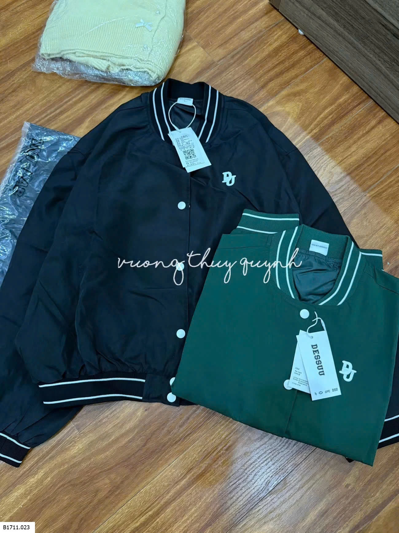 ÁO KHOÁC BOMBER DESSUU  Giá sỉ 180k