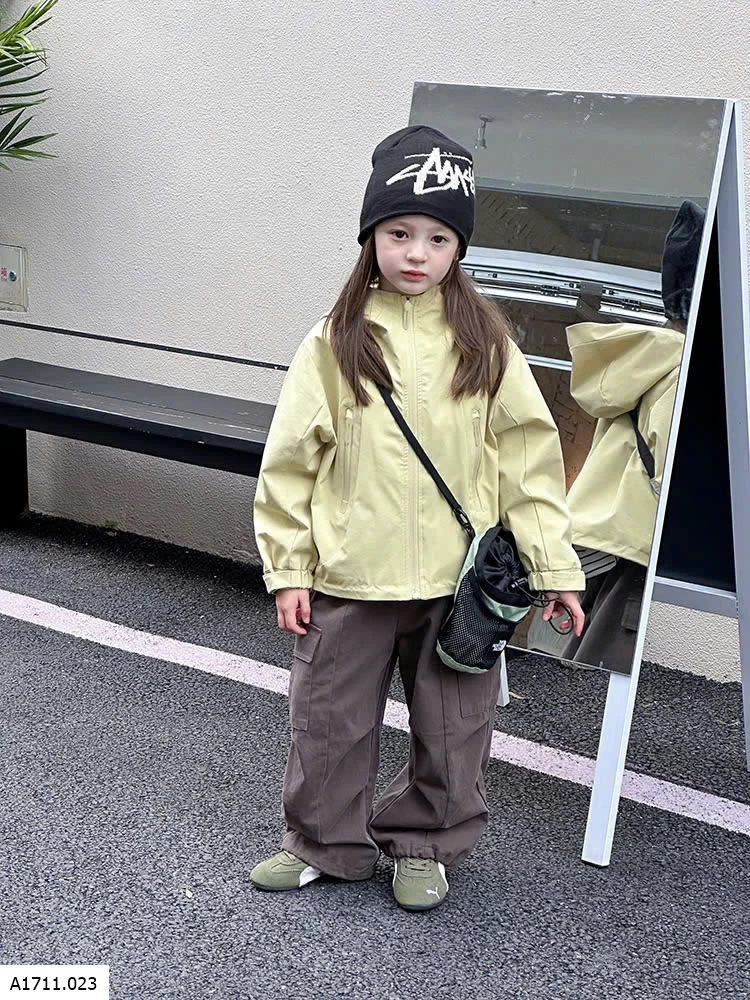 ÁO KHOÁC GIÓ AMBB  Giá sỉ sz 90-150: 225k sz 160: 240k  sz 170: 260k