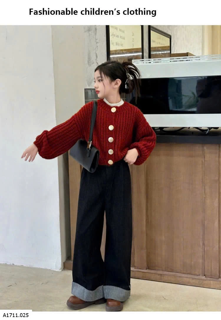 ÁO KHOÁC LEN ĐỎ & JEANS SUÔNG BÉ GÁI  Giá sỉ áo: 205k quần: #170k