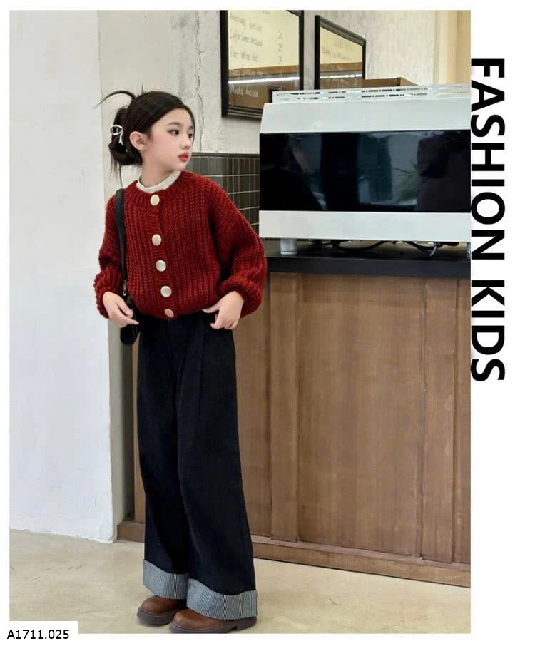 ÁO KHOÁC LEN ĐỎ & JEANS SUÔNG BÉ GÁI  Giá sỉ áo: 205k quần: #170k