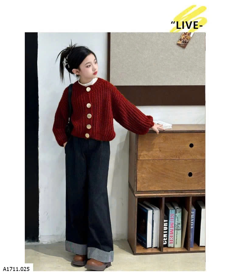 ÁO KHOÁC LEN ĐỎ & JEANS SUÔNG BÉ GÁI  Giá sỉ áo: 205k quần: #170k