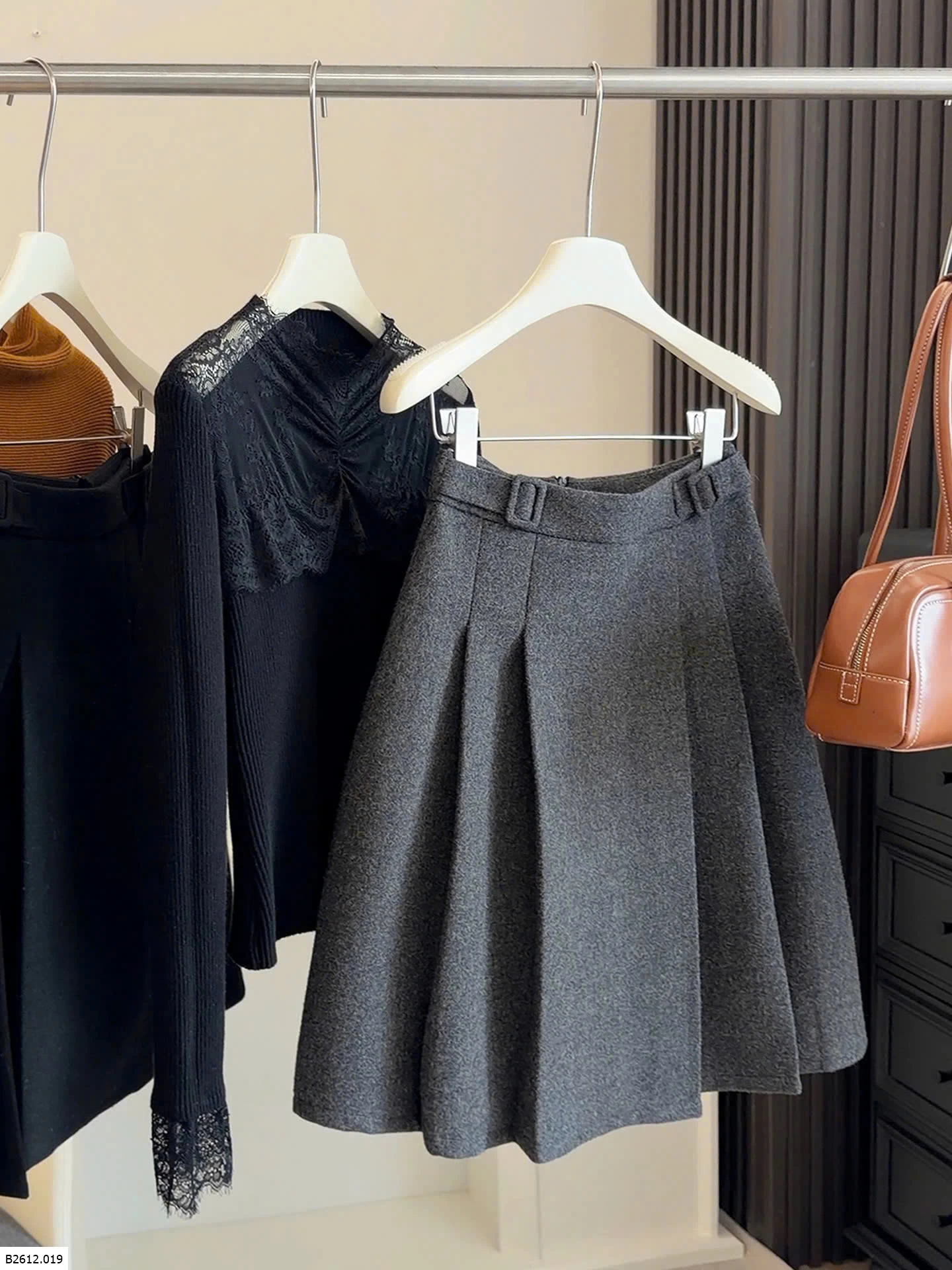 CHÂN VÁY DẠ XẾP LY HÀN QUỐC ANNA  Giá sỉ 215k