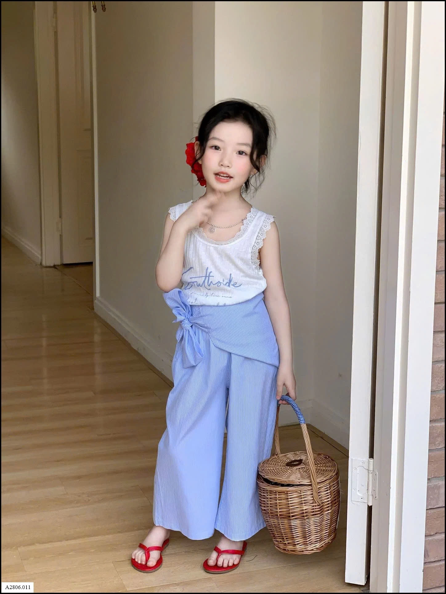 SÉT ÁO TRẮNG MIX QUẦN SUÔNG XANH  Sỉ giá áo: 108k  quần: 153k 