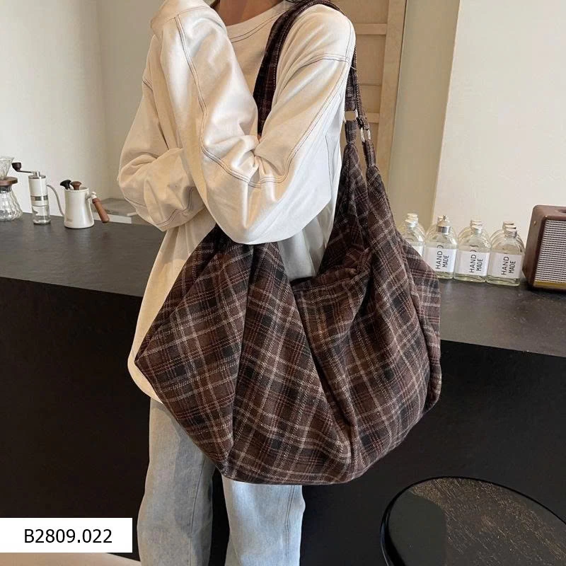 TÚI ĐEO CHÉO CARO SIZE LỚN  Giá sỉ 160k