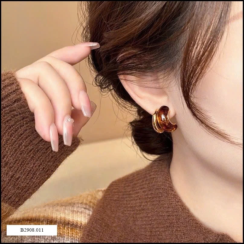 Khuyên tai màu hổ phách hãng Golicc  Giá sỉ 105k