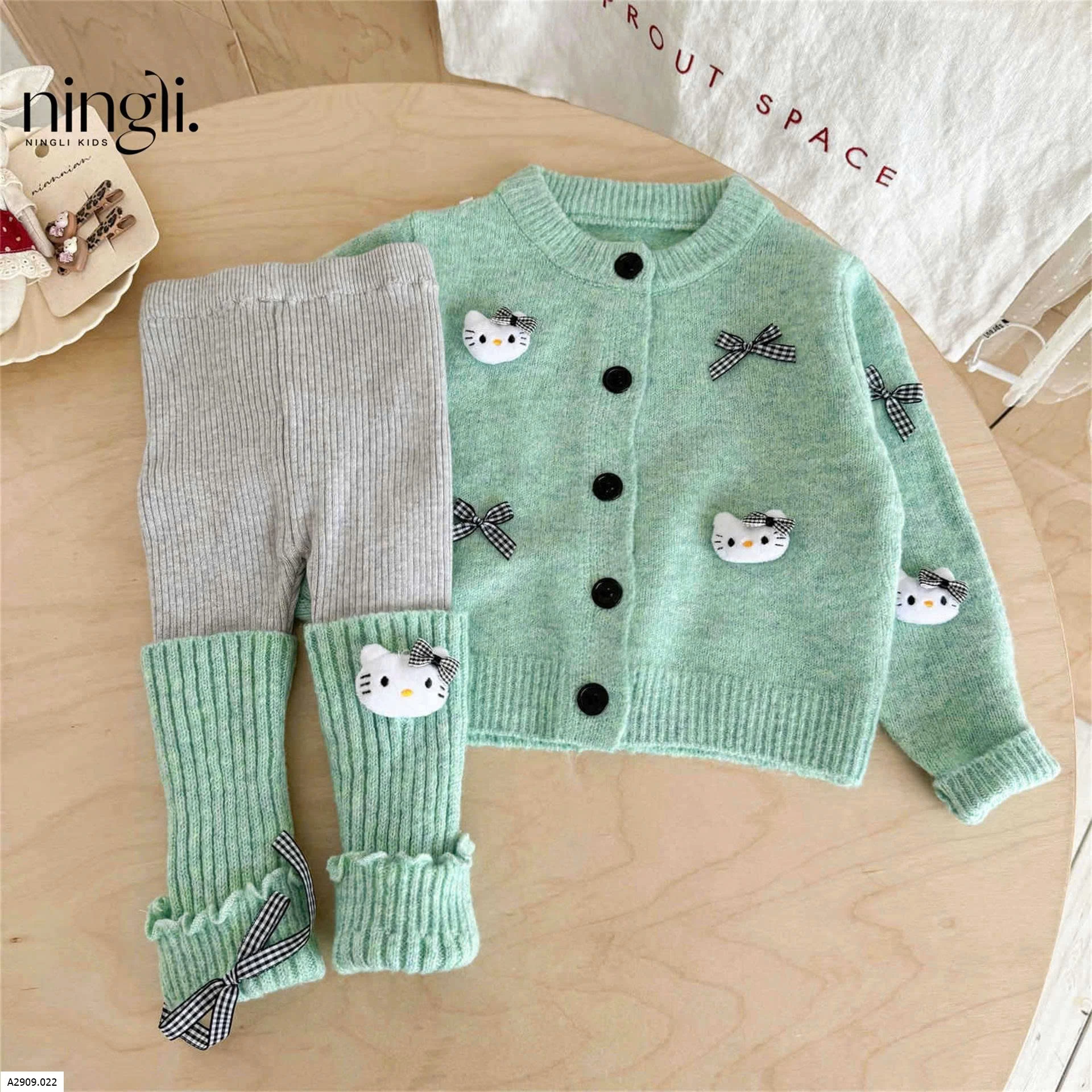Set áo cardigan kitty hàn quốc   Giá sỉ set 231k , áo 155k, quần 106k