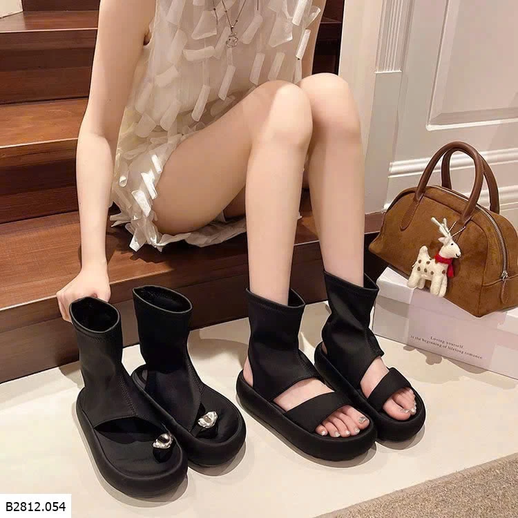 GIÀY SANDAL LA MÃ  Giá sỉ 270k